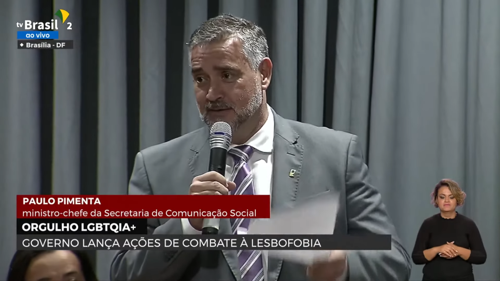 Ministro paulo pimenta falando sobre políticas de defesa à comunidade lgbtqia+. Imagem: youtube