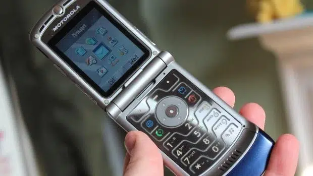 Razr 40 e razr 40 ultra motorola smartphone dobravel chega no brasil