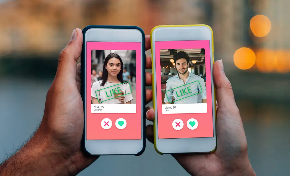 Tinder vai deixar sua mãe escolher seu próximo date. Novo recurso do app de relacionamento permite que até 15 pessoas sejam convidadas a ajudar na escolha do próximo match do tinder