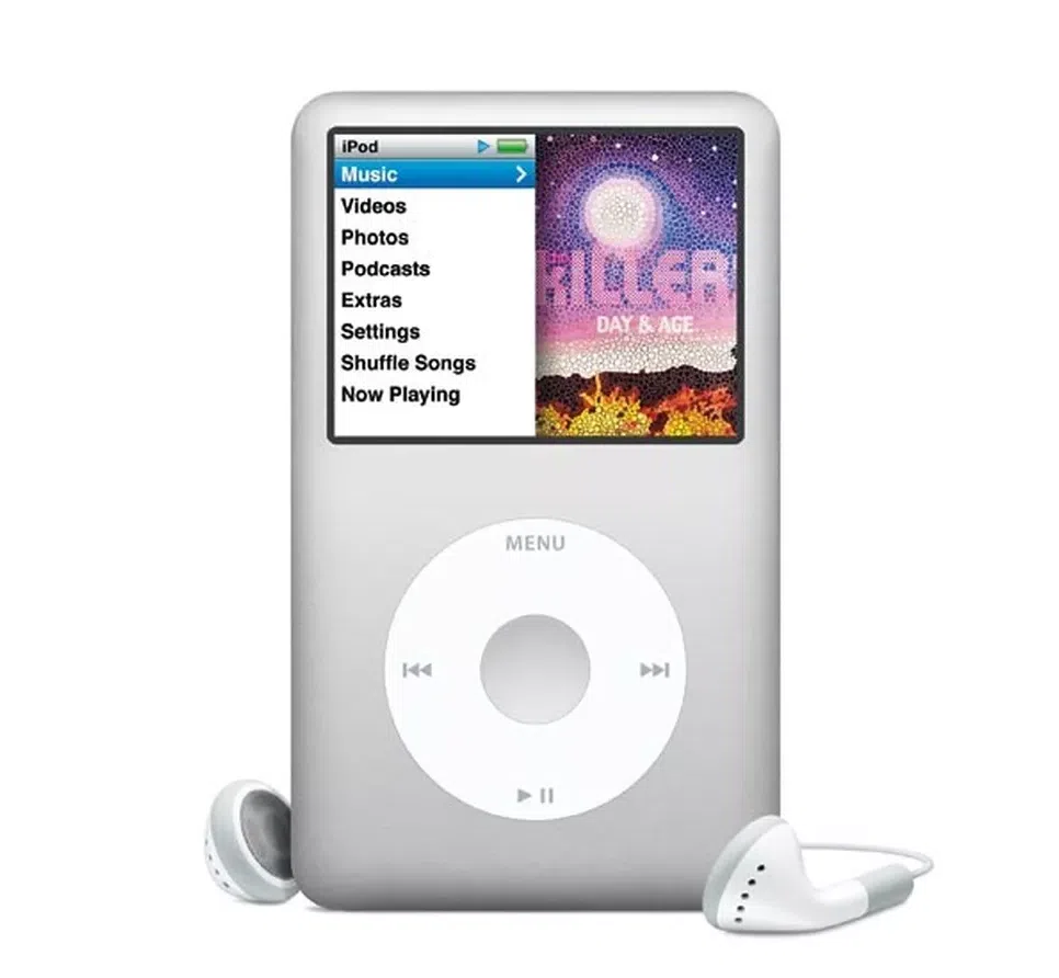 Lançado em 2001, o ipod classic contou com conexão usb 2. 0 para transferência de músicas / imagem: apple
