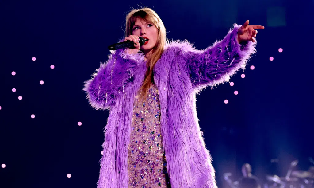 Taylor swift: entenda como a the eras tour dominou o mundo. Cantora é considerada a maior estrela pop do mundo com shows memoráveis, recordes de público e filme prestes a entrar para a história