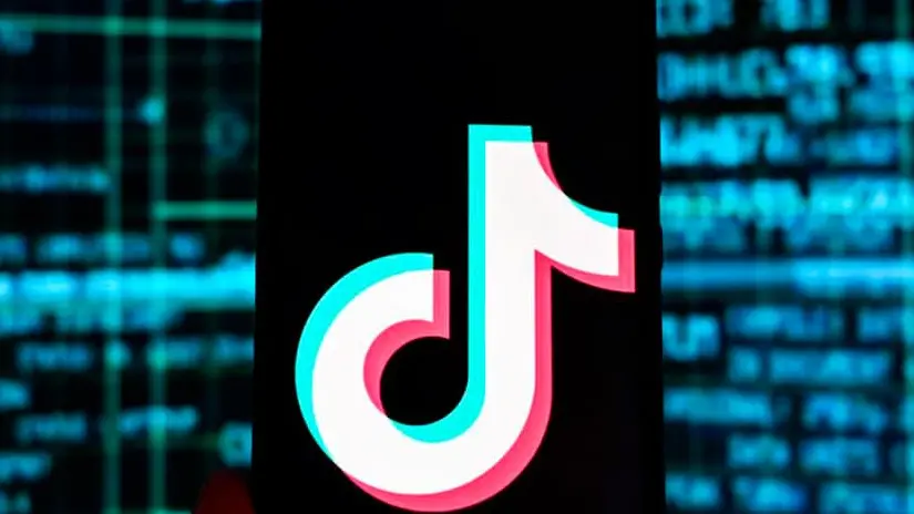 Tudo que você não sabia sobre o tiktok. Se você quer saber como funciona o algoritmo do tiktok, ou até mesmo como surgiu a logo do aplicativo, confira essas e outras curiosidades aqui!