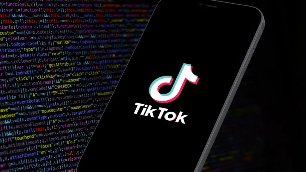 Tudo que você não sabia sobre o tiktok. Se você quer saber como funciona o algoritmo do tiktok, ou até mesmo como surgiu a logo do aplicativo, confira essas e outras curiosidades aqui!