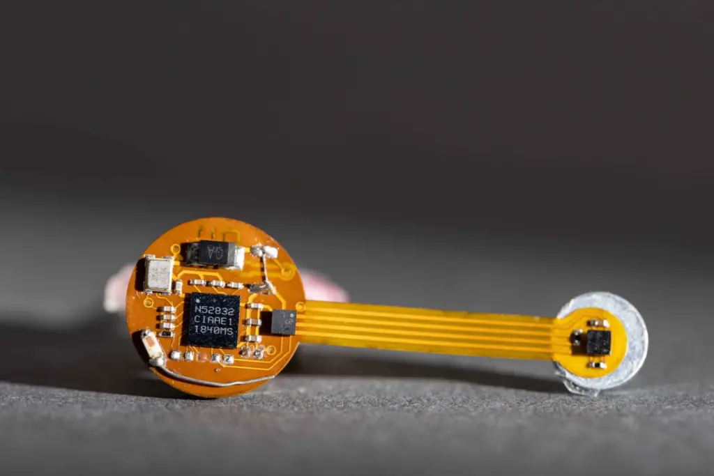 Design do brinco inteligente que monitora temperatura