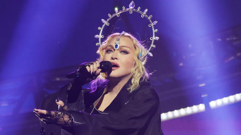 Madonna confirma que fará show no brasil em 2024. Diva pop, patrocinada pelo banco brasileiro itaú, fará apresentação celebrando 40 anos de carreira, voltando ao brasil após 12 anos