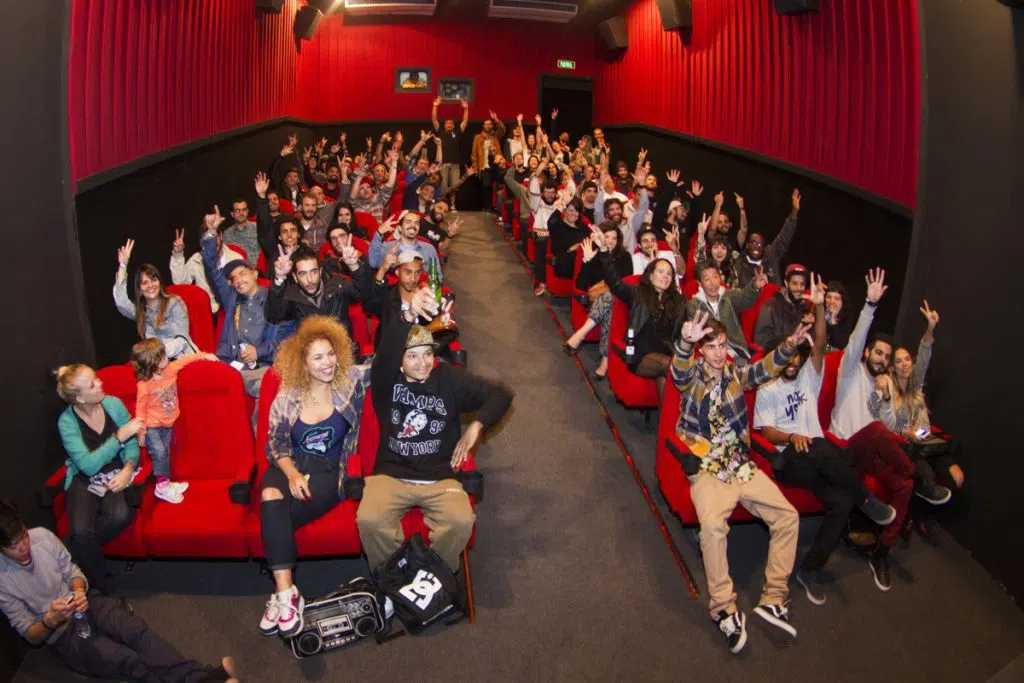 33 salas de cinema gratuitas em são paulo para você conferir - e economizar!. Diante de aumentos dos preços, existem salas de cinemas com sessões de filmes gratuitos em são paulo, tanto comerciais quanto independentes; confira!