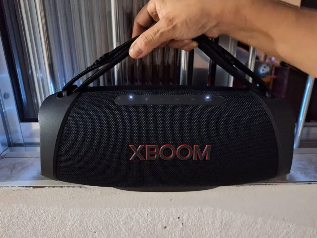 Caixa de som xboom go xg8 ligada