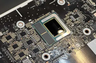 Intel lança lunar lake em taiwan, sucessor do meteor lake. Segunda geração de processadores para ai pcs da empresa chega com melhorias em todos os aspectos do chip e até 40% de economia de energia. Entenda
