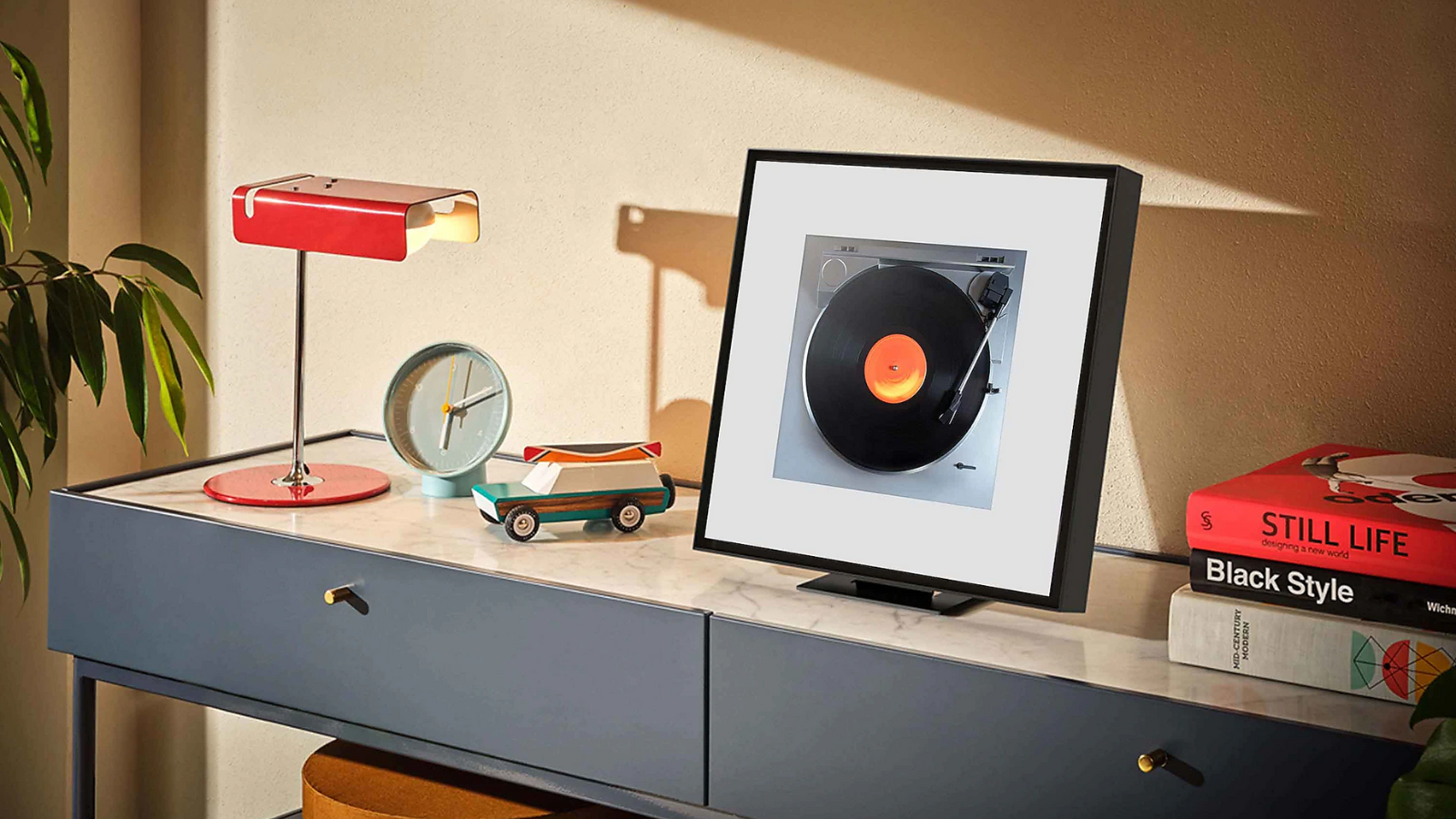 Samsung lança caixa de som music frame com bônus de r$ 549. A caixa de som da samsung traz qualidade de áudio com muito estilo, exibindo fotos e gravuras para decorar o ambiente