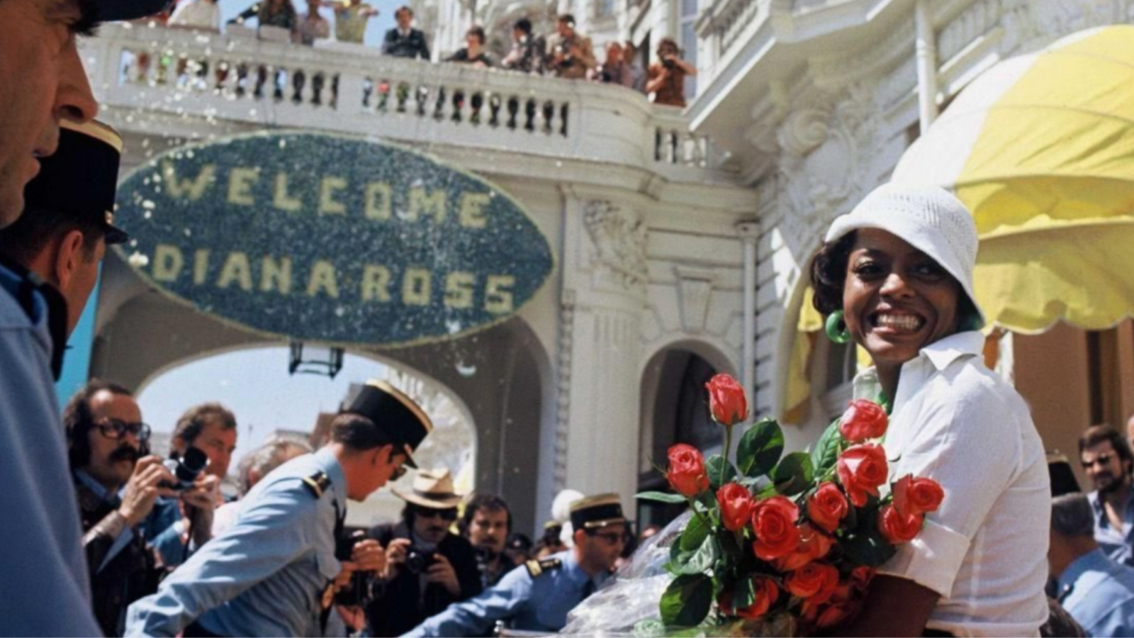 Veja momentos icônicos da história do festival de cannes. Para celebrar a 77ª edição do festival de cannes, que teve início na última quarta-feira (14), vale a pena revisitar os momentos mais marcantes desta festa do cinema que teve sua primeira edição em 1946.