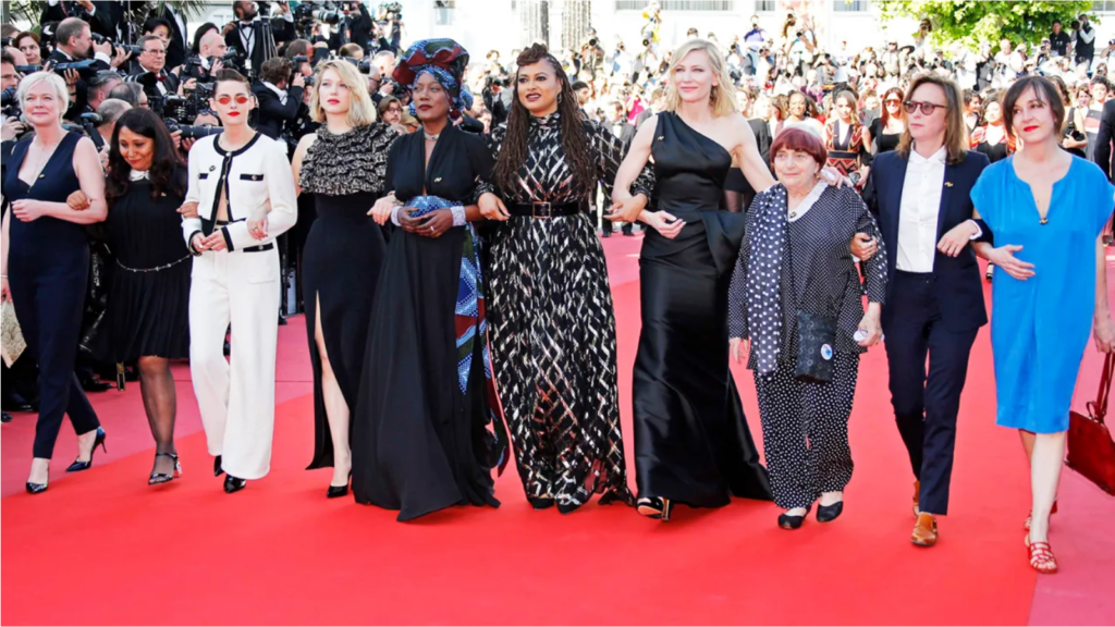 Festa do cinema cannes reúne o protesto de 82 mulheres. Imagem: jean-paul pelissier/reuters