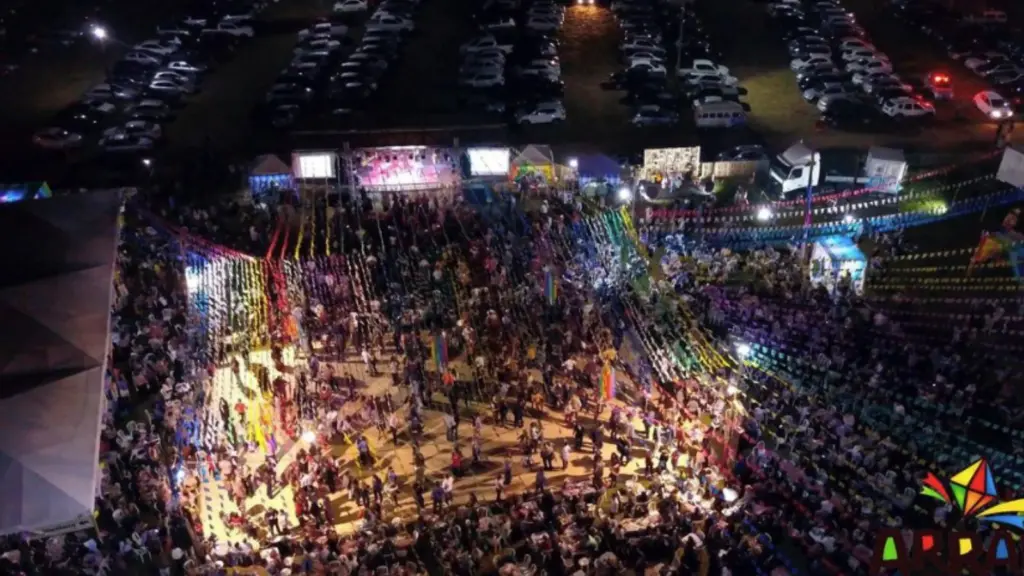 Festa junina: onde se divertir em são paulo, rio de janeiro, paraná e outros estados. Arraiais e quermesses estão mais na moda do que nunca e conquistam o coração dos brasileiros. Veja os melhores