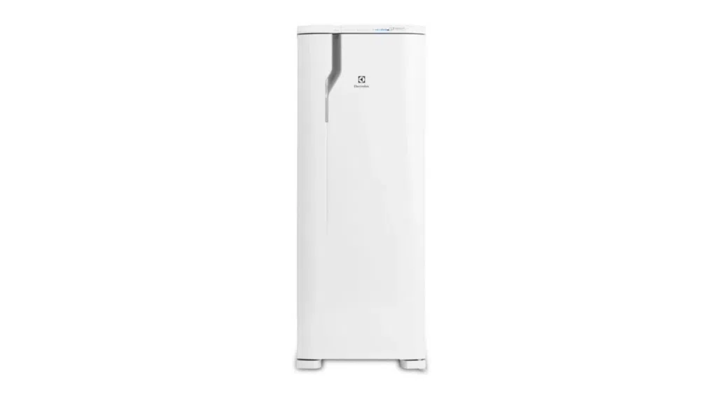 As melhores geladeiras e refrigeradores para a casa. Nessa lista, indicamos modelos de refrigeradores de uma porta, duplex, side by side, french door e até geladeiras inteligentes, pra você escolher a que mais combina com você. Confira