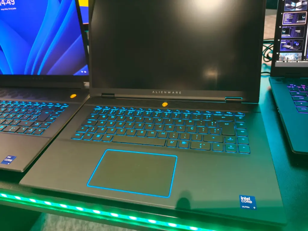 Alienware m16 r2