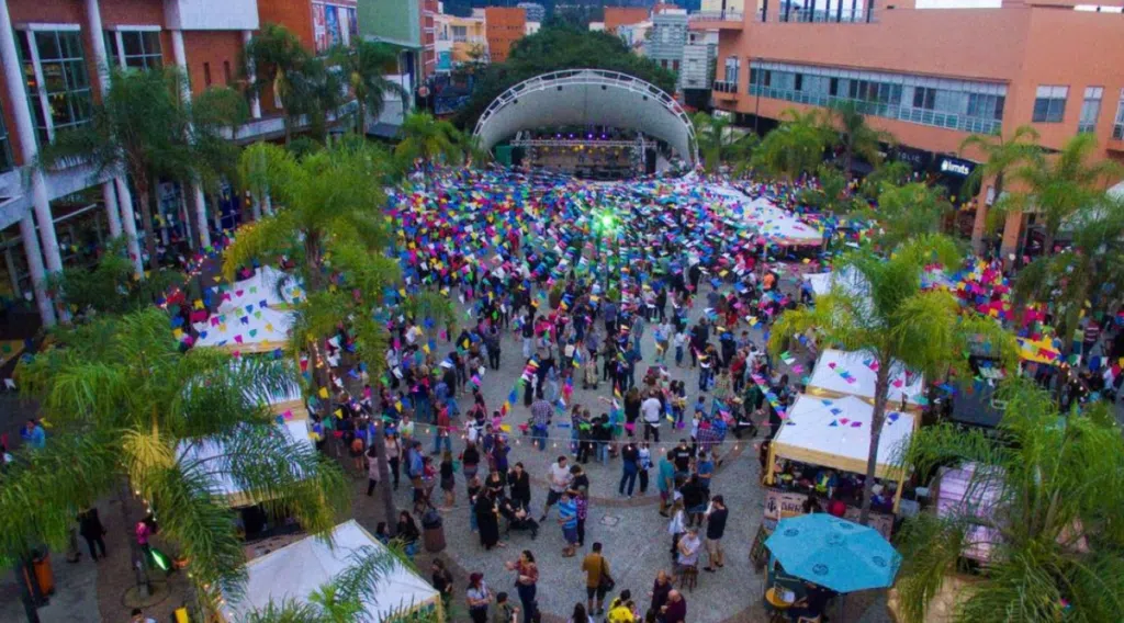 Festa junina: onde se divertir em são paulo, rio de janeiro, paraná e outros estados. Arraiais e quermesses estão mais na moda do que nunca e conquistam o coração dos brasileiros. Veja os melhores