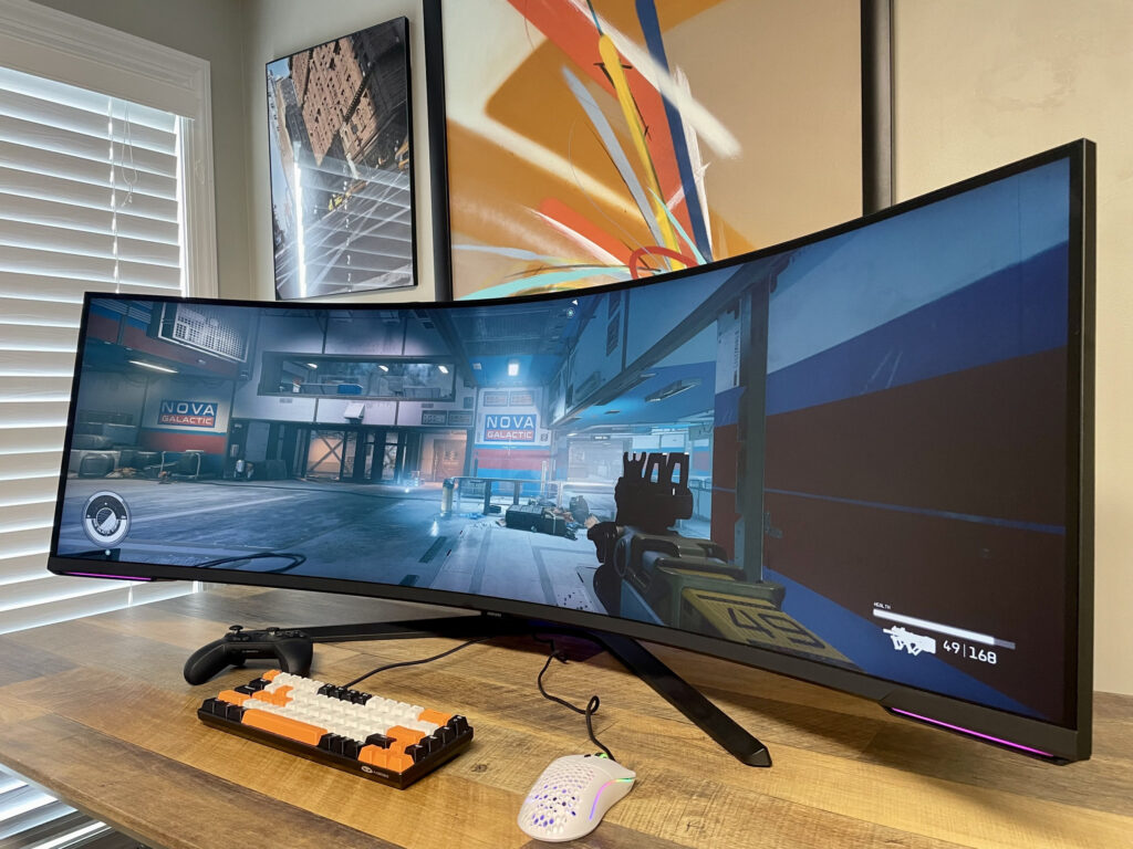 Samsung mostra monitor odyssey 3d sem óculos, tvs e promoções na bgs. Com o maior estande da bgs, empresa mostrou monitores, tvs, notebooks e outros produtos do catálogo gamer, com promoções especiais durante a feira. Veja