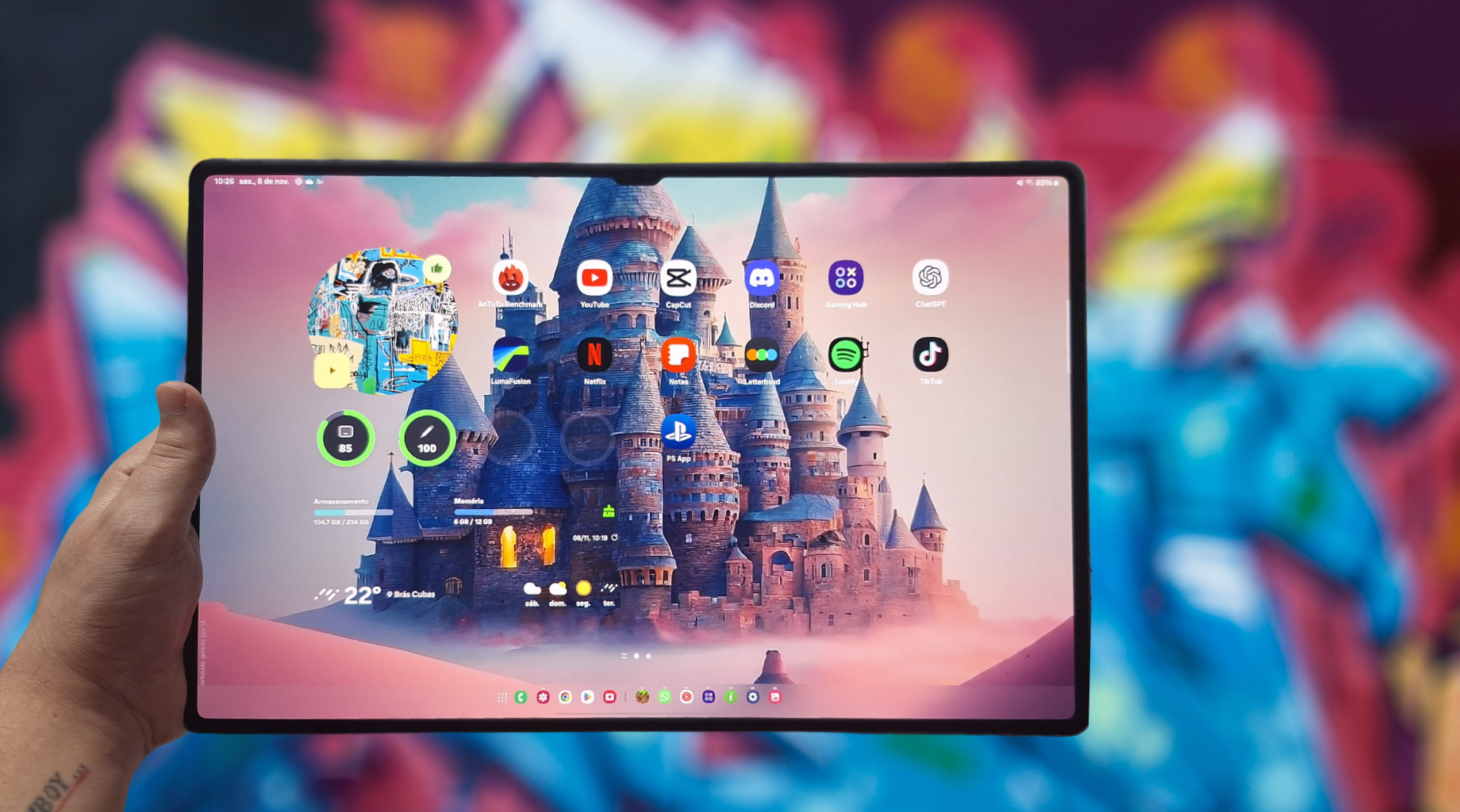 Review: galaxy tab s10 ultra é o topo dos tablets android em 2024. Samsung atualiza a linha s tab mais uma vez, e a versão ultra representa o topo do topo, com tela de 14. 6 polegadas, processador mediatek dimensity 9300+ e canetinha s pen e capa-teclado inclusas. Veja se esse kit entrega tudo o que promete