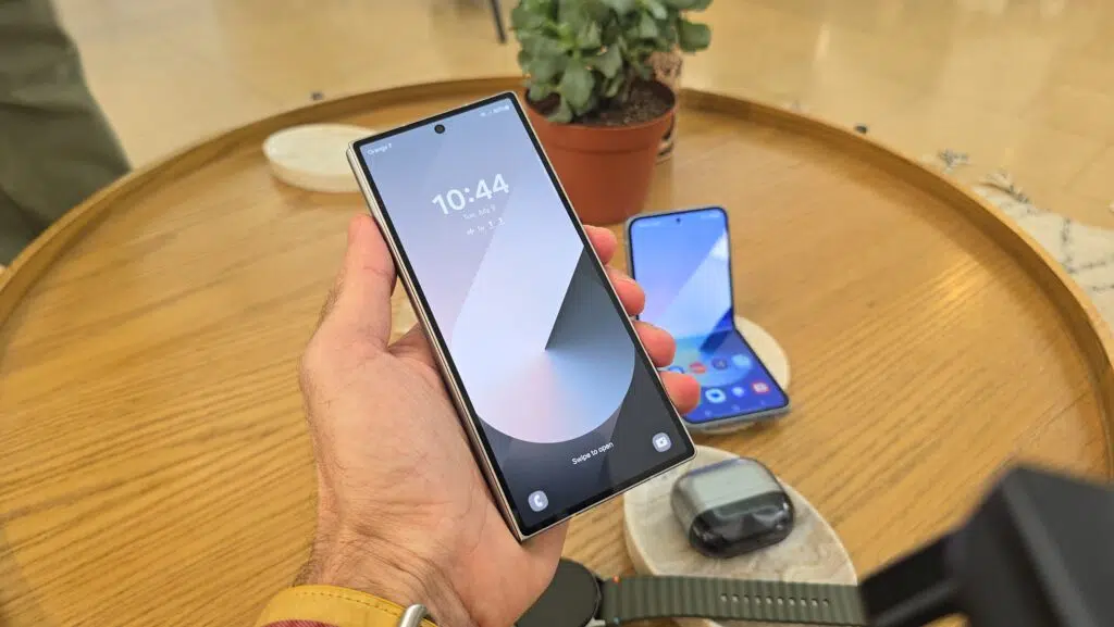 Tela menor do galaxy z fold6 da samsung