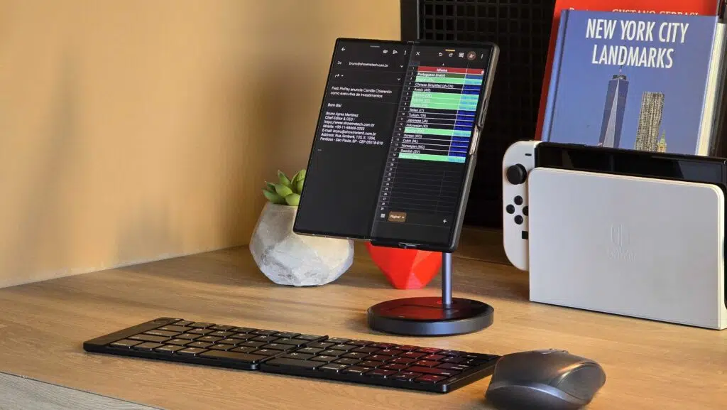 Galaxy z fold6 sendo usado como computador