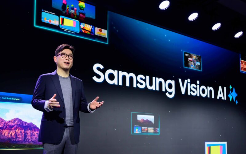 Ces 2025: samsung mostra novas smart tvs, projetores, soundbars e até um “espelho inteligente”. Na abertura da ces 2025, o maior evento de tecnologia do mundo, a samsung apresentou as novas linhas de produtos com telas inteligentes capazes de se adaptar ao cotidiano dos usuários e se integrarem ainda mais a decoração da casa.  