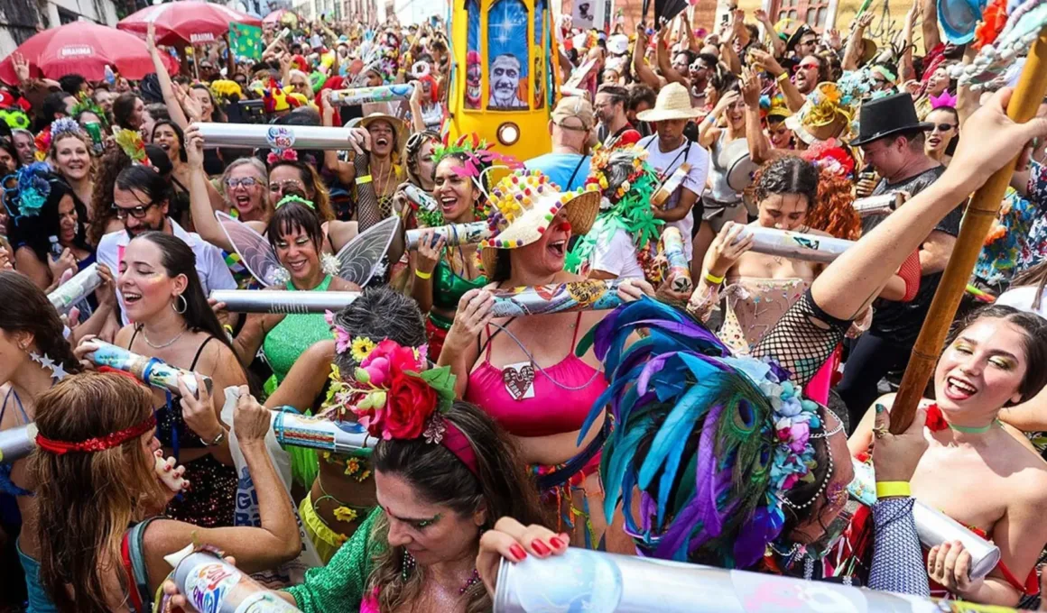 Carnaval 2025: confira a agenda de blocos, desfiles e trios elétricos pelo brasil. Foto: fernando maia riotur / national geographyc.