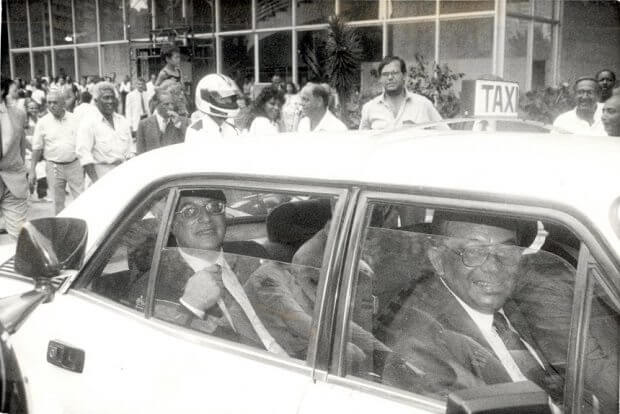 Paulo maluf, prefeito de são paulo em 1969, quando a profissão de taxista foi regulamentada na cidade