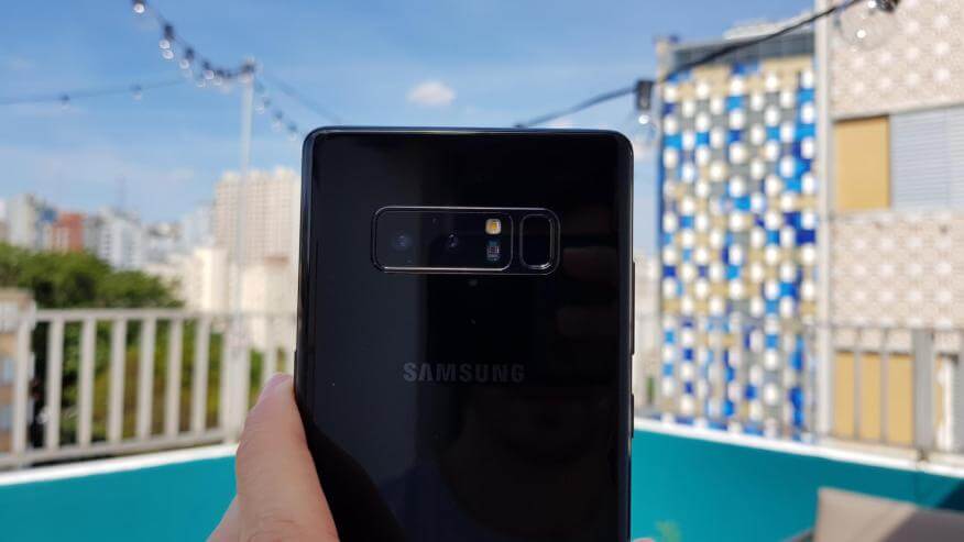 Samsung presenteia passageiros com 200 galaxy note8 em vôo