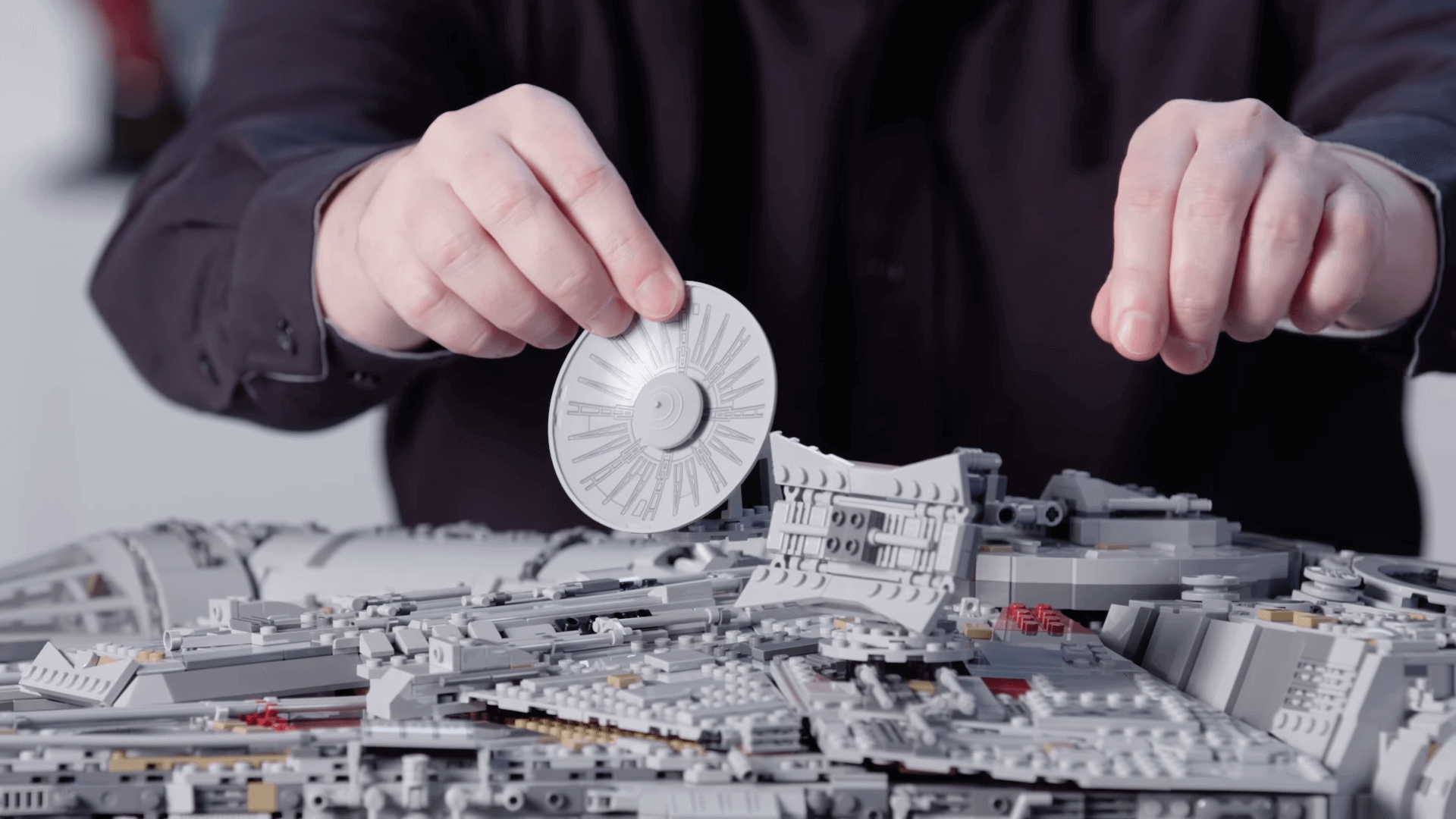 Star wars: conheça a versão definitiva do conjunto de lego da millennium falcon. "the ultimate lego millennium falcon" é o maior conjunto de lego que existe. Porém, ele não é tão acessível assim.