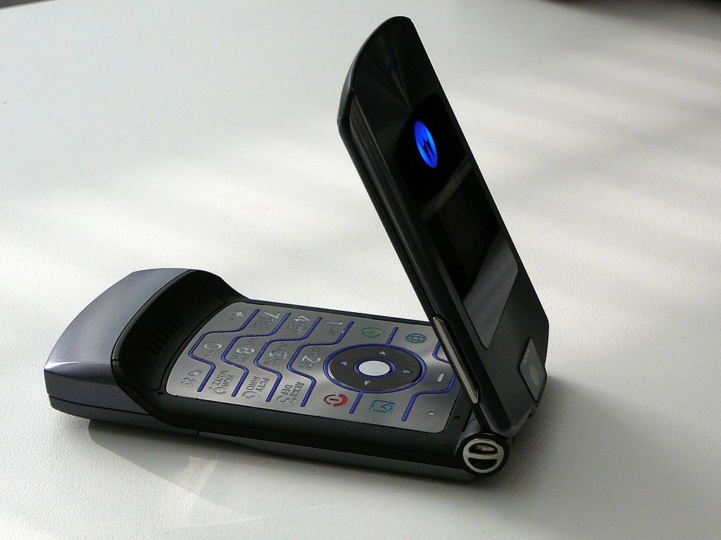 Motorola razr v3 не заряжается от usb